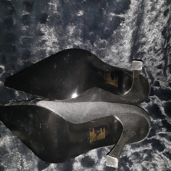 Bakers Black Bow Pumps size 9 - Picture 13 of 13